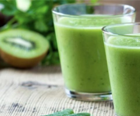 Smoothie anti-cellulite au thé vert, kiwis et Citron